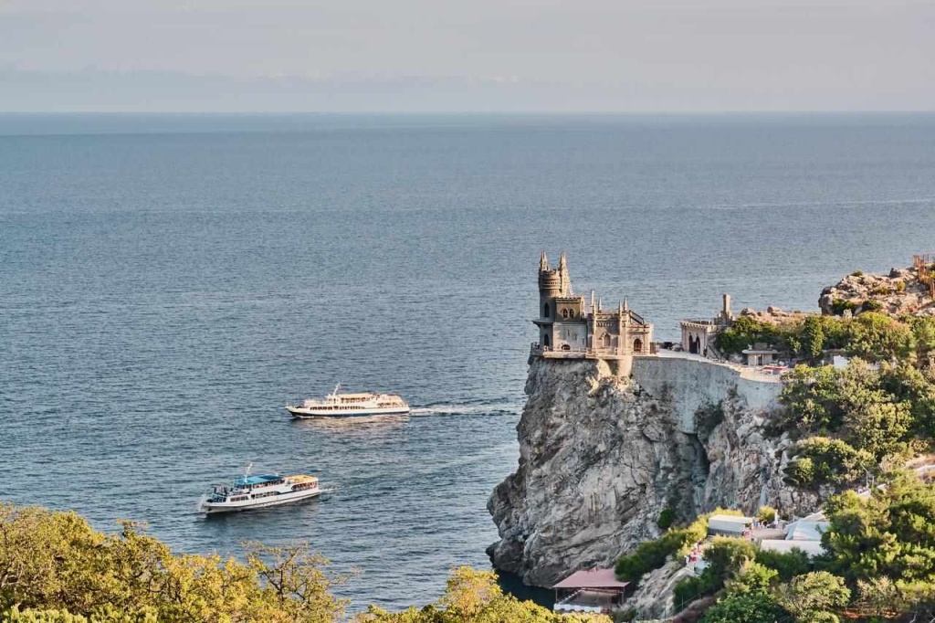 Ласточкино гнездо, Крым